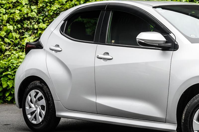 2020 Toyota Yaris Hybrid / Vitz
