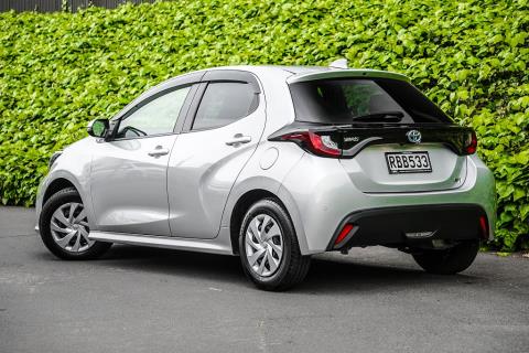 2020 Toyota Yaris Hybrid / Vitz - Thumbnail