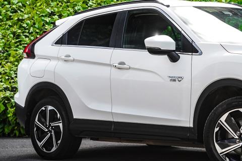 2021 Mitsubishi Eclipse Cross PHEV - Thumbnail