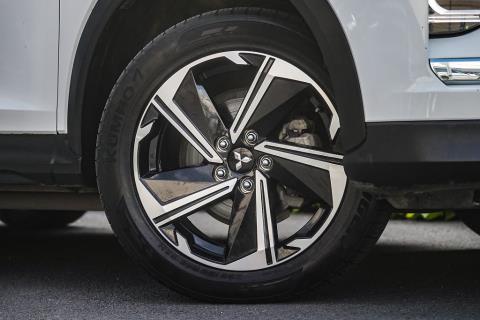 2021 Mitsubishi Eclipse Cross PHEV - Thumbnail