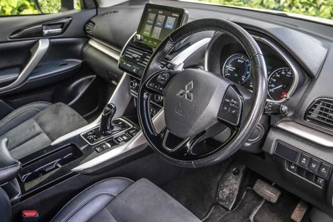 2021 Mitsubishi Eclipse Cross PHEV - Thumbnail