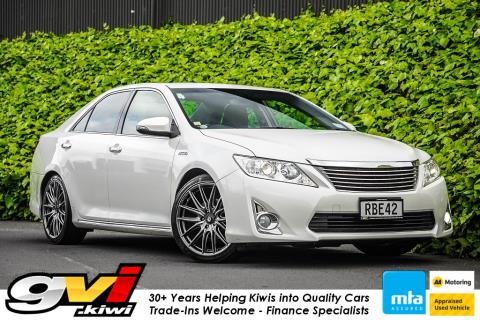 2013 Toyota Camry Hybrid - Thumbnail