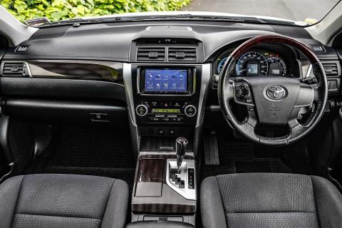 2013 Toyota Camry Hybrid - Thumbnail