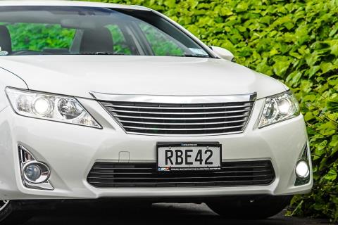 2013 Toyota Camry Hybrid - Thumbnail