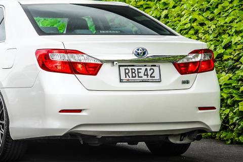 2013 Toyota Camry Hybrid - Thumbnail