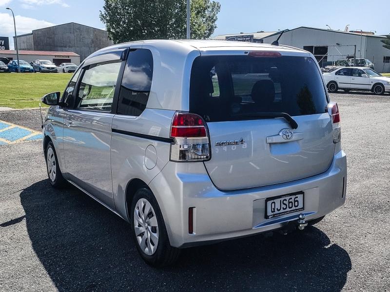 2012 Toyota Spade 1500cc