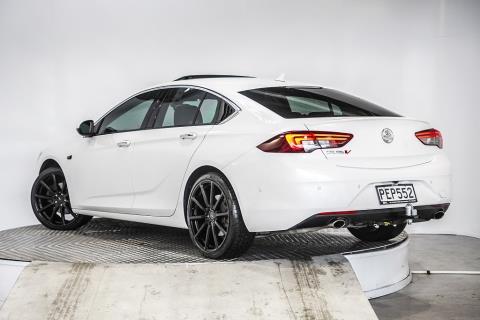 2019 Holden Commodore Calais V - Thumbnail