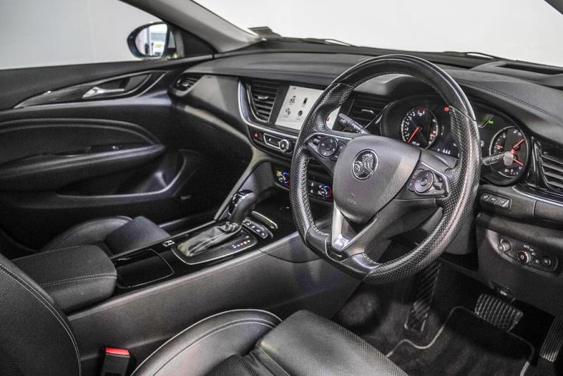 2019 Holden Commodore Calais V