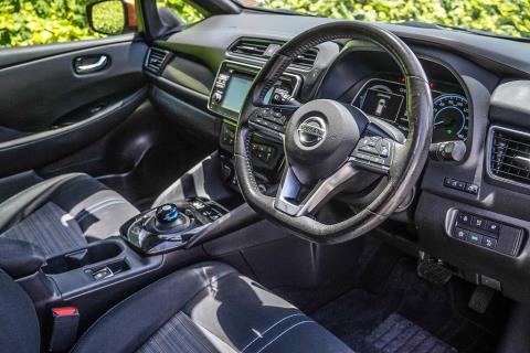 2017 Nissan Leaf 40X 85% SOH - Thumbnail