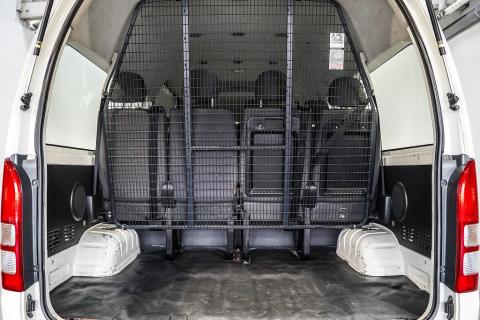 2017 Toyota Hiace Minibus 12 Seater - Thumbnail