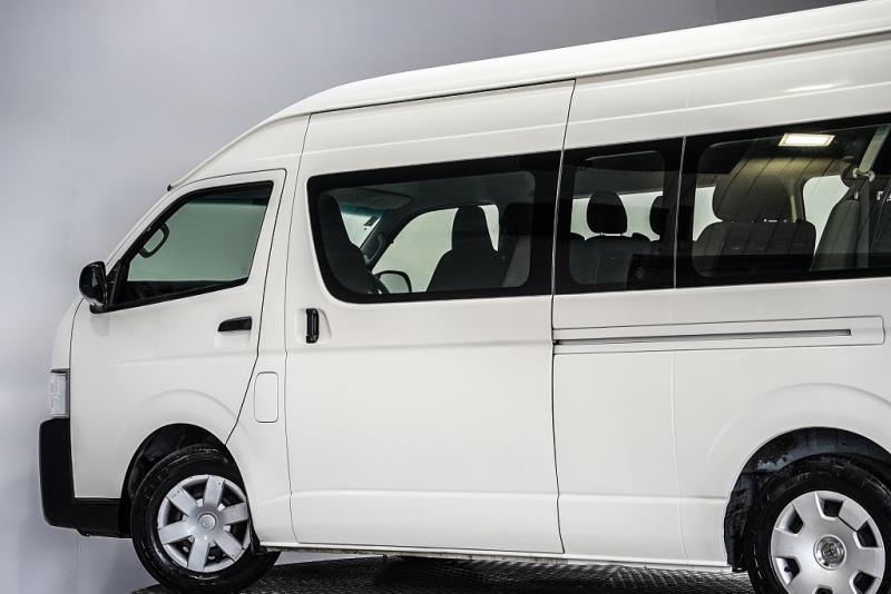 2017 Toyota Hiace Minibus 12 Seater