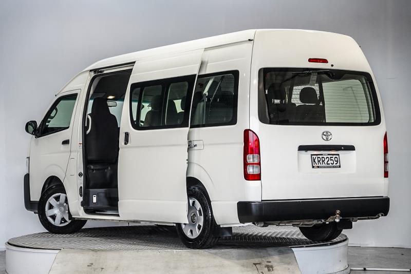 2017 Toyota Hiace Minibus 12 Seater
