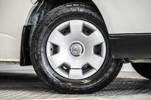 2017 Toyota Hiace Minibus 12 Seater - Thumbnail