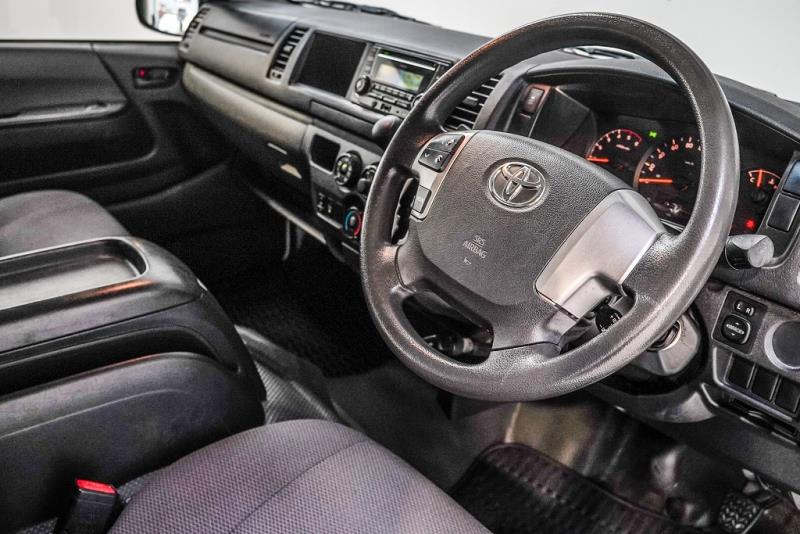 2017 Toyota Hiace Minibus 12 Seater