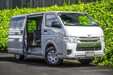 2019 Toyota Hiace GL 5 Door - Thumbnail