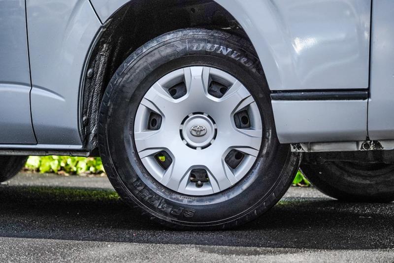 2019 Toyota Hiace GL 5 Door