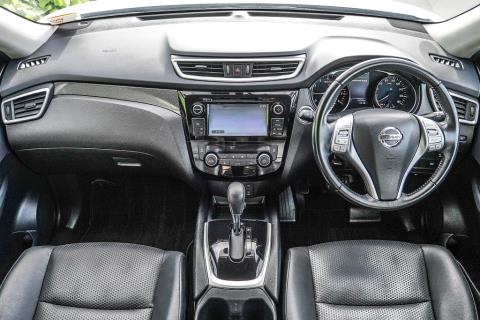 2015 Nissan X-Trail Hybrid - Thumbnail
