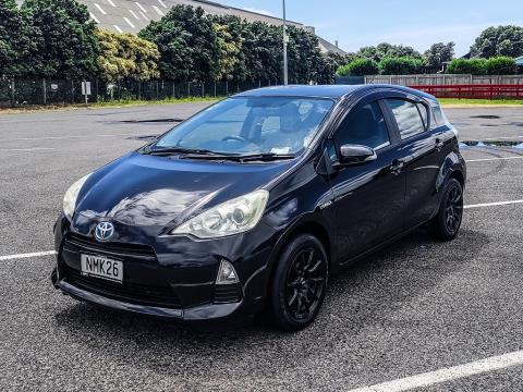 2012 Toyota Aqua Hybrid - Thumbnail