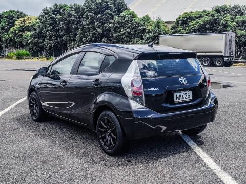 2012 Toyota Aqua Hybrid - Thumbnail