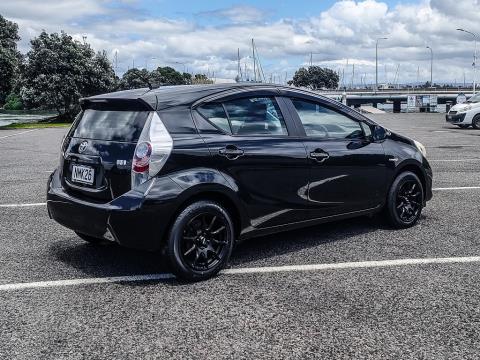 2012 Toyota Aqua Hybrid - Thumbnail