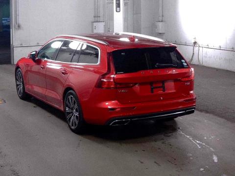 2018 Volvo V60 T5 Inscription - Thumbnail
