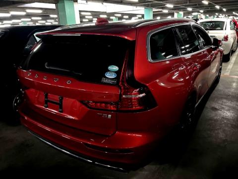 2018 Volvo V60 T5 Inscription - Thumbnail