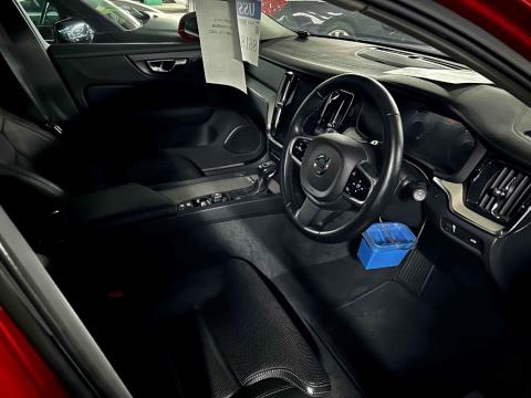 2018 Volvo V60 T5 Inscription - Thumbnail