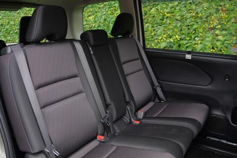 2018 Nissan Serena Hybird - Thumbnail