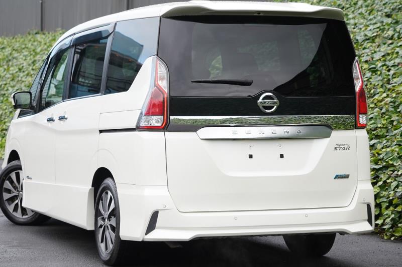 2018 Nissan Serena Hybird