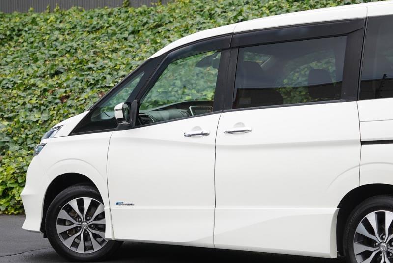 2018 Nissan Serena Hybird