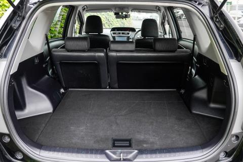 2014 Toyota Prius Alpha G Hybrid - Thumbnail