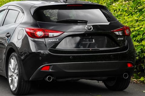 2014 Mazda Axela 20S / 3 Sport - Thumbnail