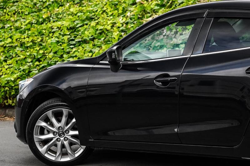 2014 Mazda Axela 20S / 3 Sport