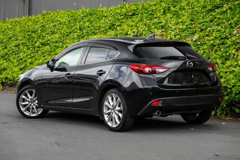 2014 Mazda Axela 20S / 3 Sport - Thumbnail