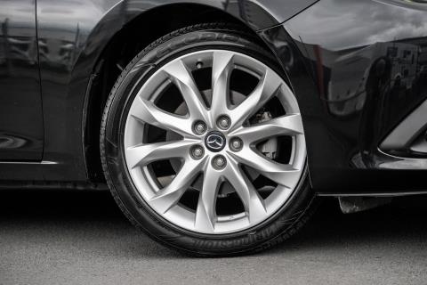 2014 Mazda Axela 20S / 3 Sport - Thumbnail