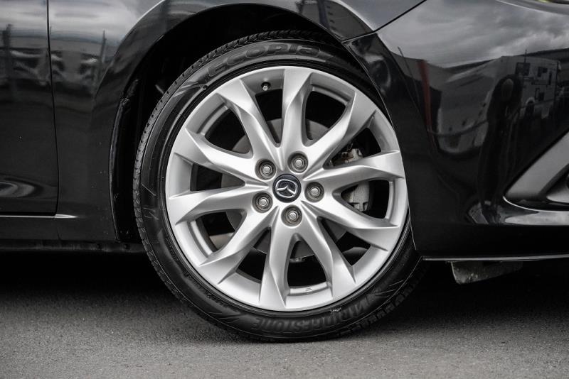 2014 Mazda Axela 20S / 3 Sport