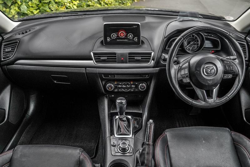 2014 Mazda Axela 20S / 3 Sport