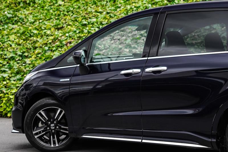 2017 Honda Odyssey Absolute Hybrid