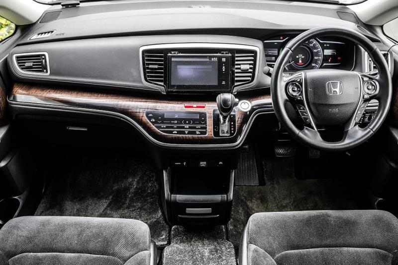 2017 Honda Odyssey Absolute Hybrid