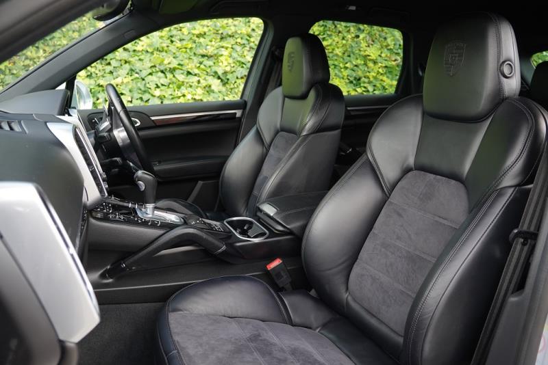 2017 Porsche Cayenne Platinum Edition