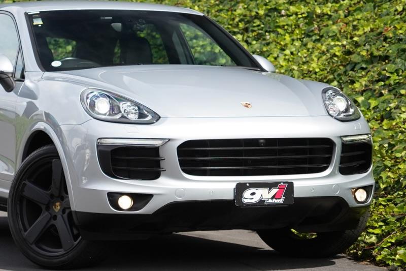 2017 Porsche Cayenne Platinum Edition