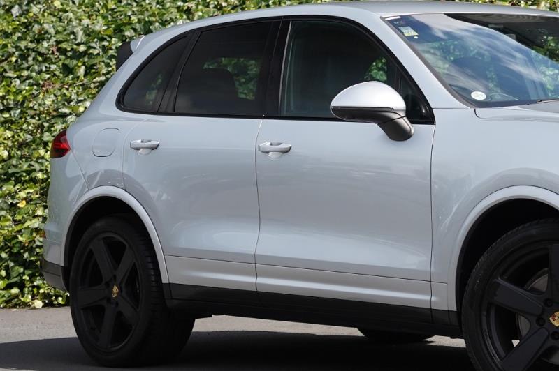 2017 Porsche Cayenne Platinum Edition