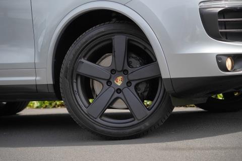 2017 Porsche Cayenne Platinum Edition - Thumbnail