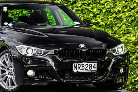 2013 BMW 320i M Sport - Thumbnail