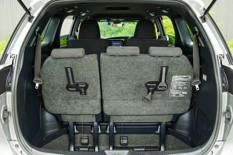 2016 Toyota Estima - Thumbnail