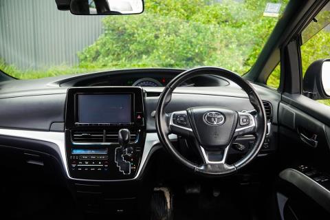 2016 Toyota Estima - Thumbnail