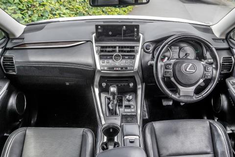 2018 Lexus NX 300h - Thumbnail