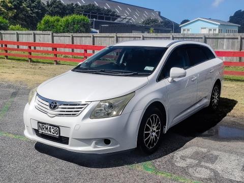 2011 Toyota Avensis Xi Wagon - Thumbnail