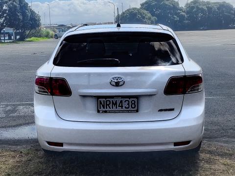 2011 Toyota Avensis Xi Wagon - Thumbnail