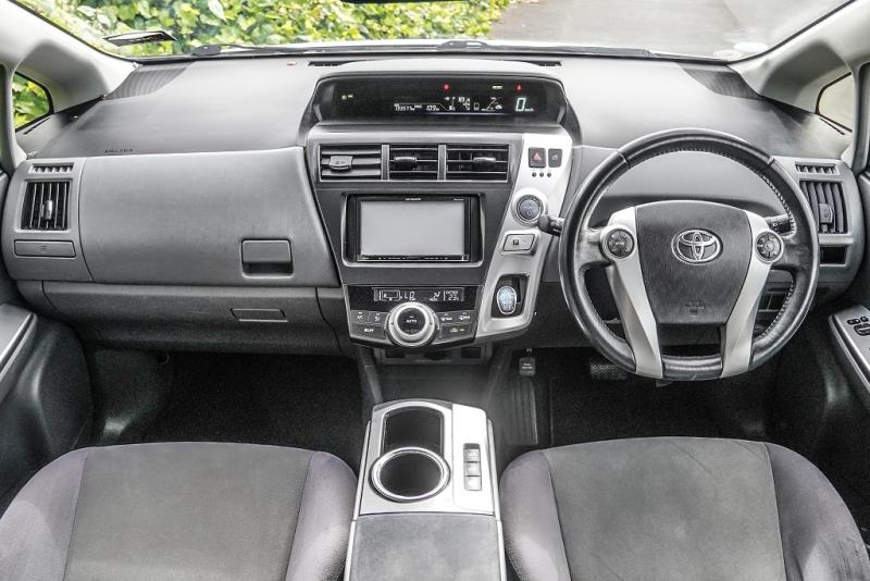 2013 Toyota Prius Alpha Hybrid